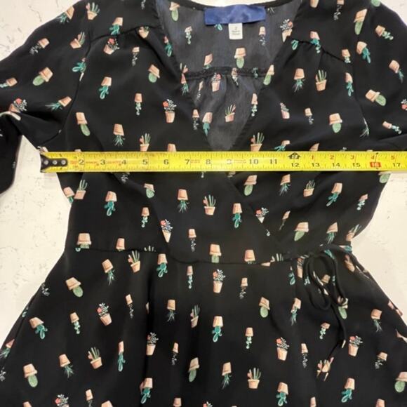 Blue Rain Small Black Ruffle Cactus Flowy Tie Wrap Blouse - Picture 11 of 13